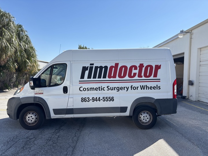 Rim Doctor van